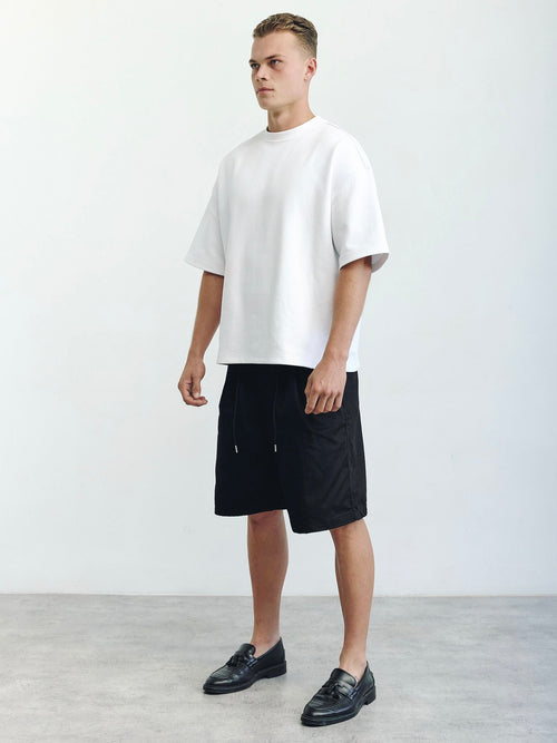 Pleated black shorts